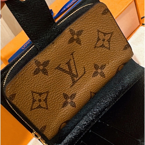 💯% Authentic Louis Vuitton Juliette Wallet✨ - Picture 7 of 15